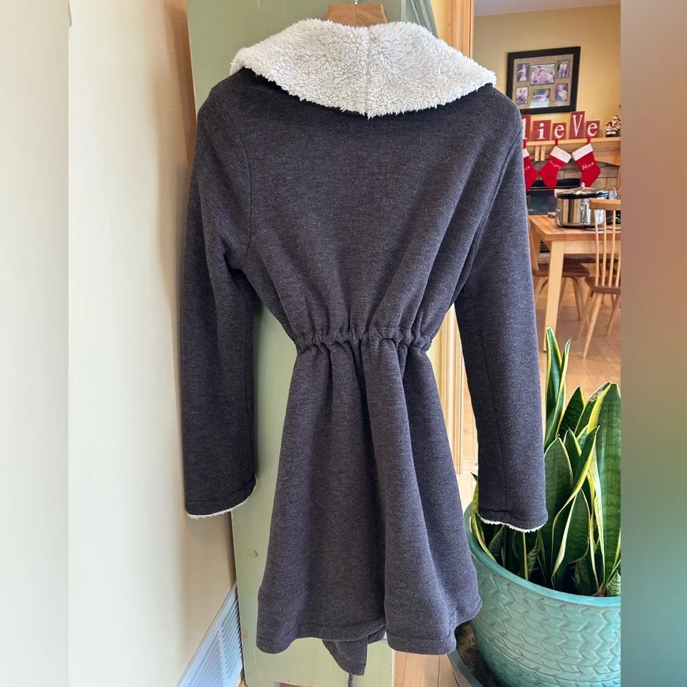 Anthropologie Saturday/Sunday Gray/Cream Sherpa Lined Women’s Robe Size Large